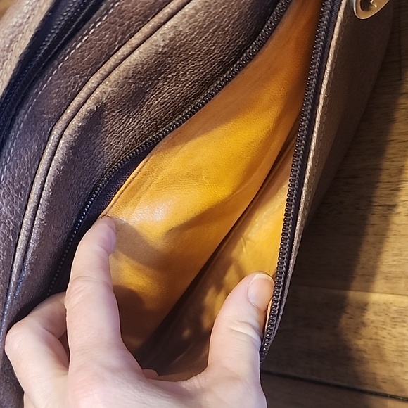 Gucci Brown Leather Crossbody Bag with Green and Red Strap - Picture 11 of 16